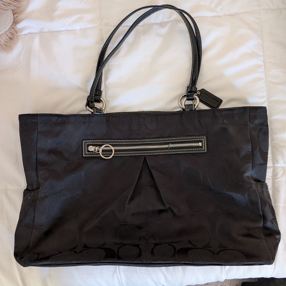 Coach Signature Logo Gabby XL Carryall Shopper Tote Shoulder Bag
